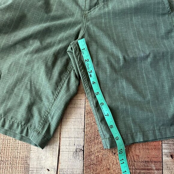 Quiksilver Boys Green Board Shorts 26” With Button & Zip Closure - Picture 6 of 11